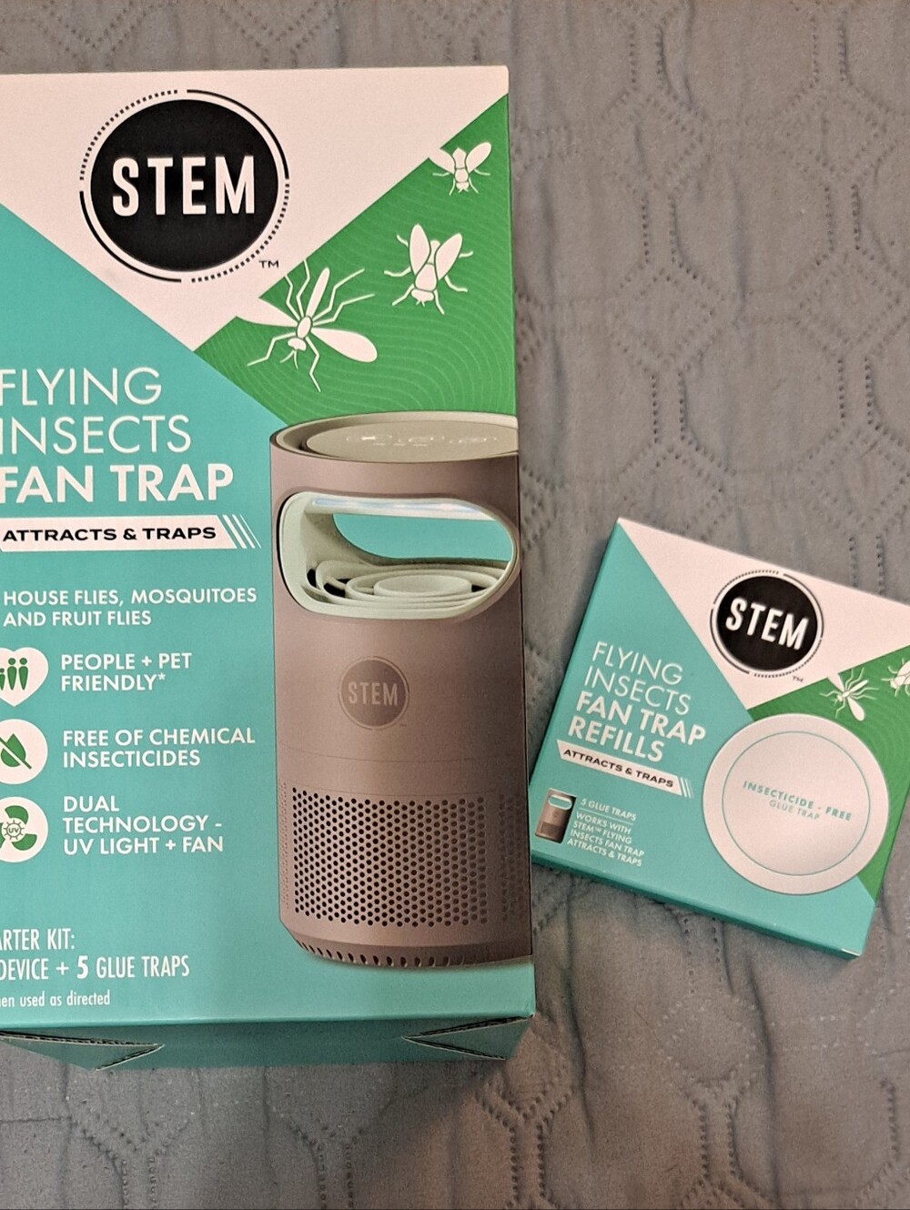 Stem UV Attractant Insect Fan Trap in Teal and Gray With 1 Pack Of Refills